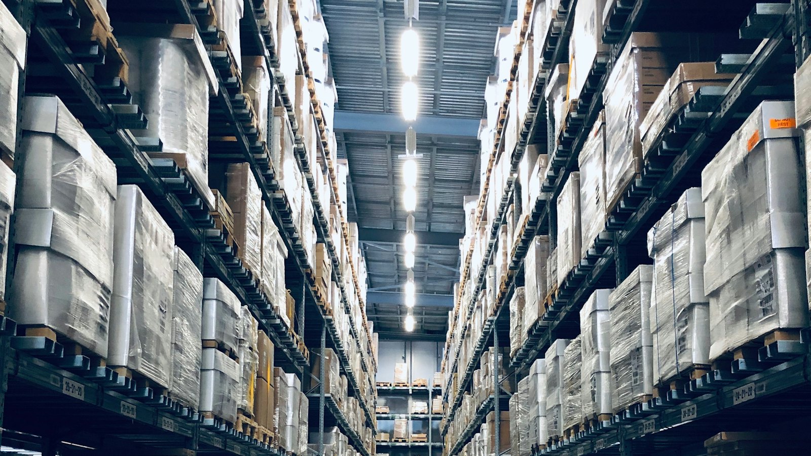 Entrepôt logistique
